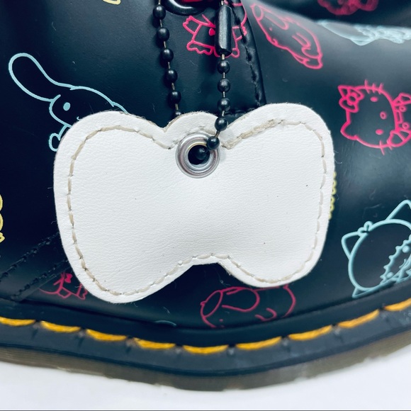 Dr Martens | Hello Kitty collab - Picture 11 of 16